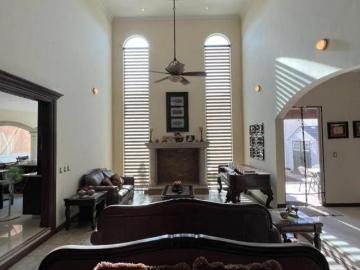 Hermosa Residencia con Excelentes Espacios en San Patricio Plus
