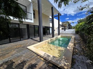 Hermosa Residencia de 5 Recamaras en Altozano M?rida