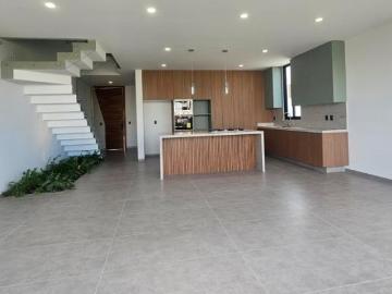 HERMOSA RESIDENCIA EN VENTA A ESTRENAR PARQUES VALLARTA, COTO ABETO