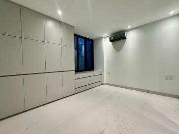 HERMOSA RESIDENCIA NUEVA EN EL ALCAZAR, ZAPOPAN, JAL 4 NIVELES CON ELEVADOR!