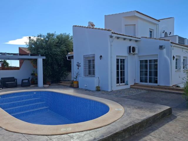 Hermosa villa con estudio independiente cerca de Fortuna 168m² Fortuna