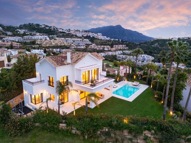 Hermosa villa de lujo reformada en la prestigiosa comunidad. 522m² Benahavís