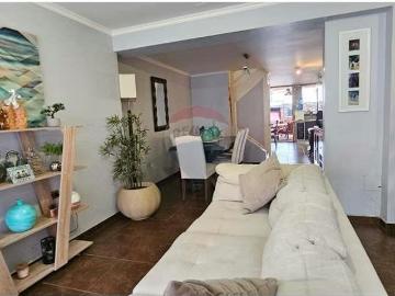 Hermosa y amplia casa en parque ingles | 5 Dormitorios por 8900.00 en Antofagasta