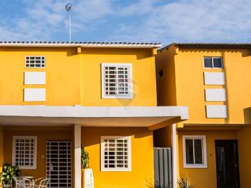 Hermosas Casas en Norte de Manta cdla Cerrada