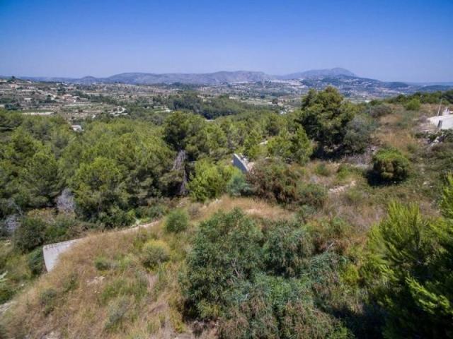 Hermosas parcelas de construcción muy privadas con unas vistas preciosas a las montañas en Benimeit, Moraira