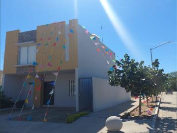 HERMOSAS RESIDENCIAS FRACC. PUNTA ARENA MZO