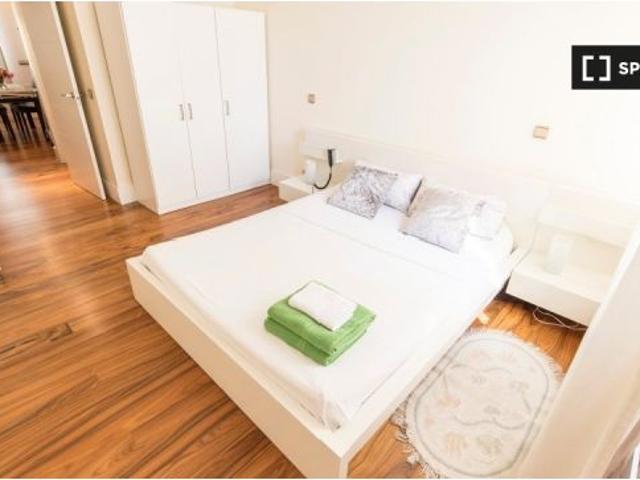 Hermoso apartamento de 1 habitación con aire acondicionado en alquiler cerca del metro en Chamartín