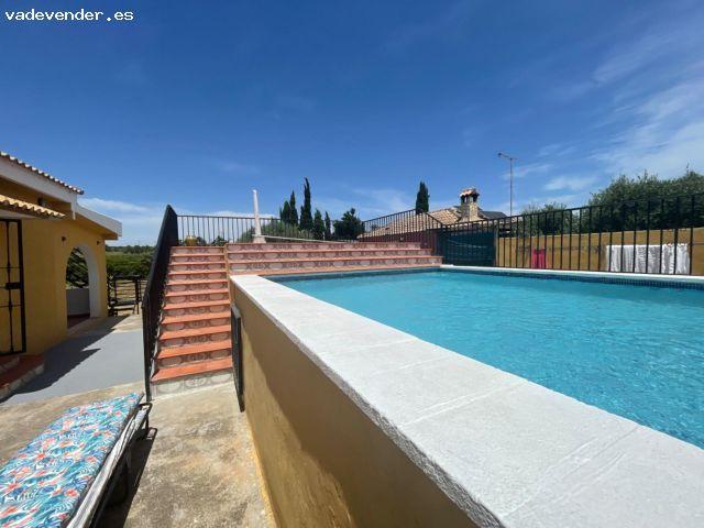 HERMOSO CHALET EN VENTA EN TERMINO DE GODELLETA
