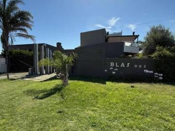 Hermoso departamento tipo duplex en venta, Complejo Blas 002