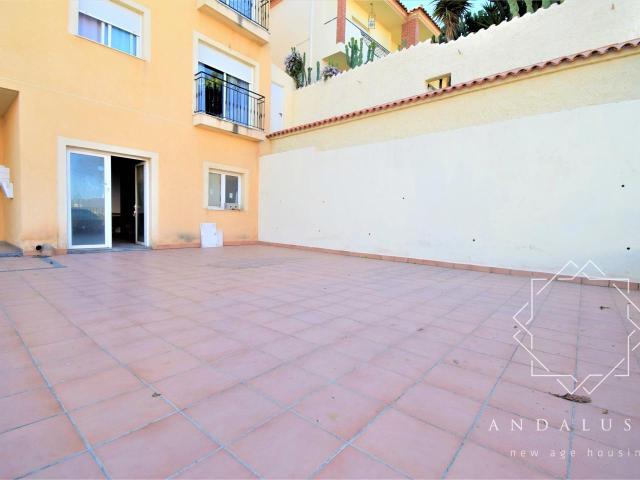 Hermoso local en la avenida principal del precioso municipio. 103m² Turre