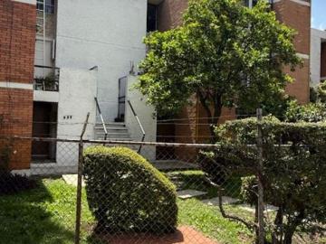 Hermoso y cómodo departamento en casa Triplex con jardín