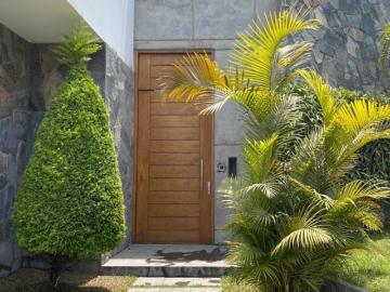 Hermoza casa Rinconada del Lago mejor zona, AC. 961.55 m2 AT.1,471m2 $1&apos 860,000