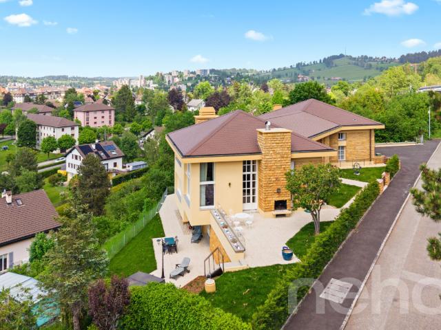 Herrenhaus von 480 m² mit Investitionswohnung