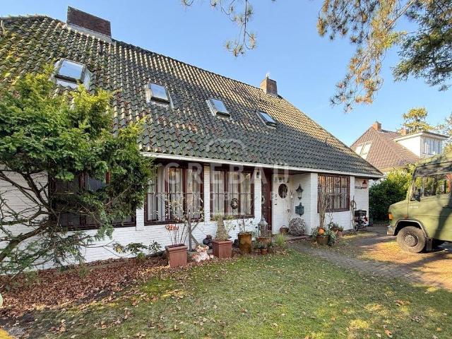 Herrlich großes Grundstück mit großem Haus in bester Villenlage von Blankenese