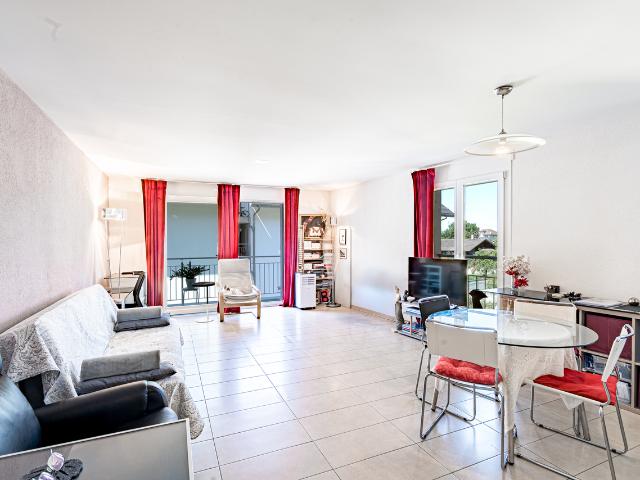 Herrlich helle 2.5 Zimmerwohnung mit eigenem Balkon