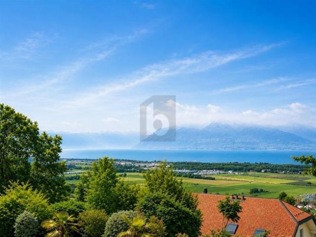 HERRLICH MIT PANORAMABLICK AUF DEN SEE