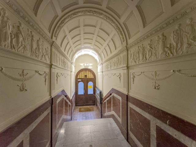 Herrliche 3 Zimmer Altbau Wohnung mit historischer Architektur und Gestaltung