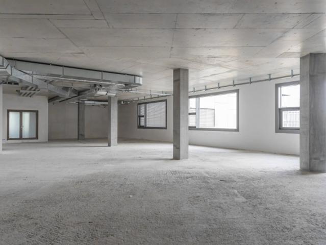 Herrliche Fläche von 300 m2 im 2. Stock eines modernen Gebäudes