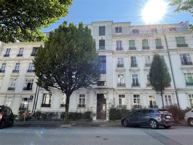 Herrliche Wohnung mit Seeblick