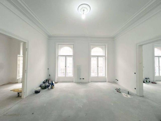 Herrschaftlicher Altbaucharme trifft modernen Luxus Exklusive Stilwohnung in Wiens Bestlage