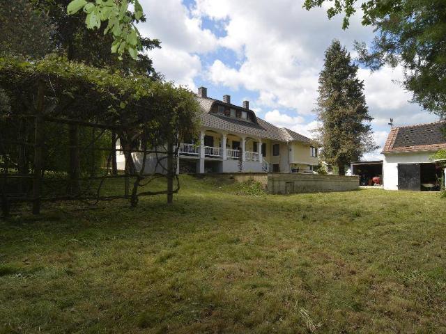 Herrschaftliches Landhaus mit einer Grundstücksfläche von 5.588 m²