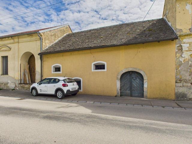 Herrschaftliches Presshaus mit Weinkeller Wohnsitz möglich