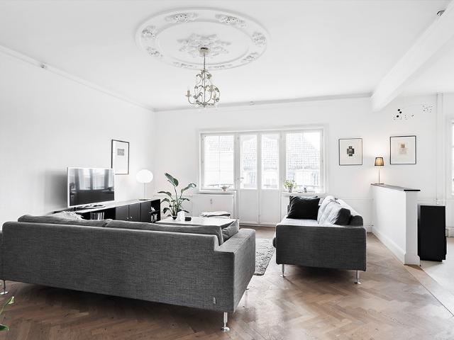 Herskabelig familiebolig med sjæl og historie i hjertet af Frederiksberg.