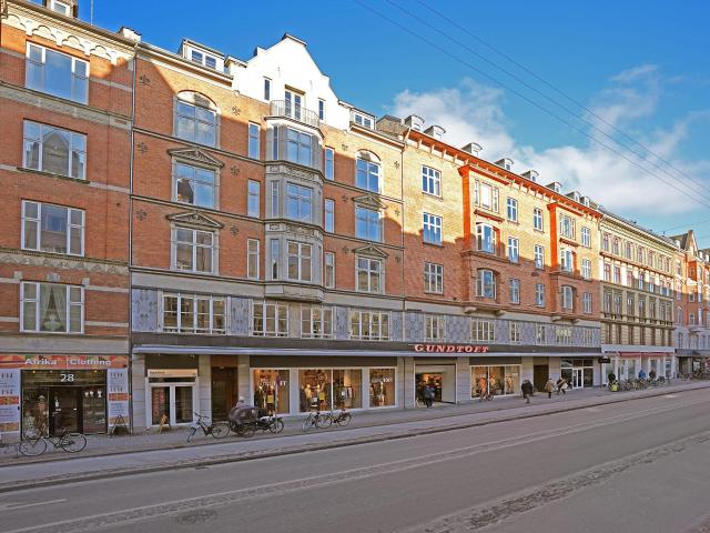 Herskabeligt lejemål med ”egen” café og mulighed for kantineordning
