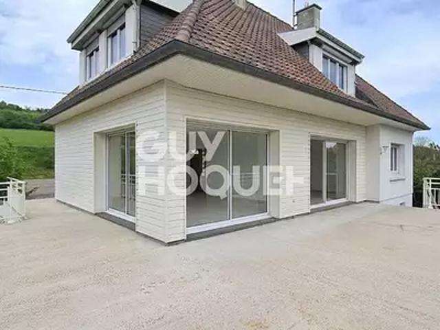Hesdin 62140 Achat / Vente maison 6 pièces t6 au dernier étage terrasse