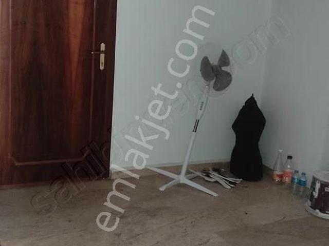 Heykel Setbaşında Tarihi İşlek Caddeye Cephe Kiralık