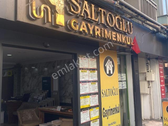 Heykel Tiyatro Arkasın Da