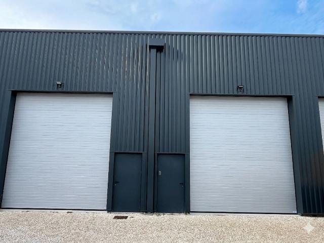 Heyrieux Local d'activité Bonnefamille 137 m2