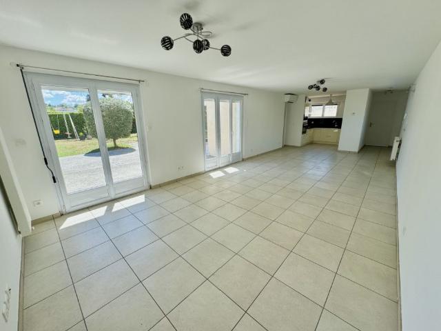 HEYRIEUX Maison plain pied T4 98m2 sur 433m2 terrain