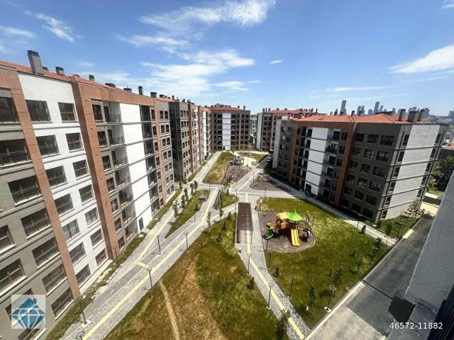 HİZMET SİTESİ 2+1 EBEVEYN BANYOLU BALKONLU YÜKSEK KAT
