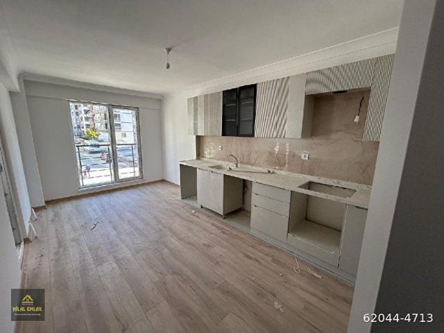 HİLAL'DEN FERİDUNÇELİKTE 3+1 ÖN CEPHE KATTA TERAS BALKON SIFIR DAİRE