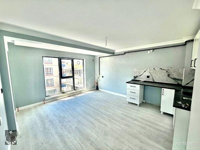 HİLAL'DEN YEŞİLBAYR'DA YENİ BİNADA OKUL CADDE DİBİ ARA KAT DAİRE