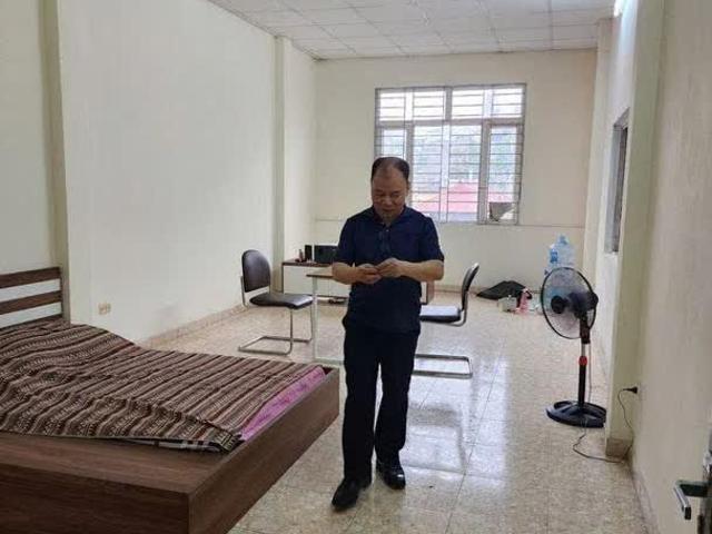 Hiếm nhà 4 tầng mặt phố Chiến Thắng, 64m2, mặt tiền rộng 4.1m, 2 mặt đường ô tô trước sau, kinh