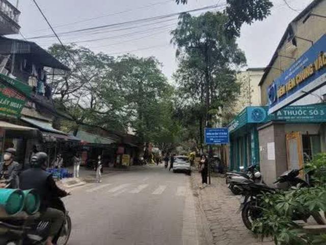 Hiếm nhà 3 tầng mặt phố Nguyễn Viết Xuân, 37m2, mặt tiền rộng 4.5m, vị trí đẹp, kinh doanh tốt