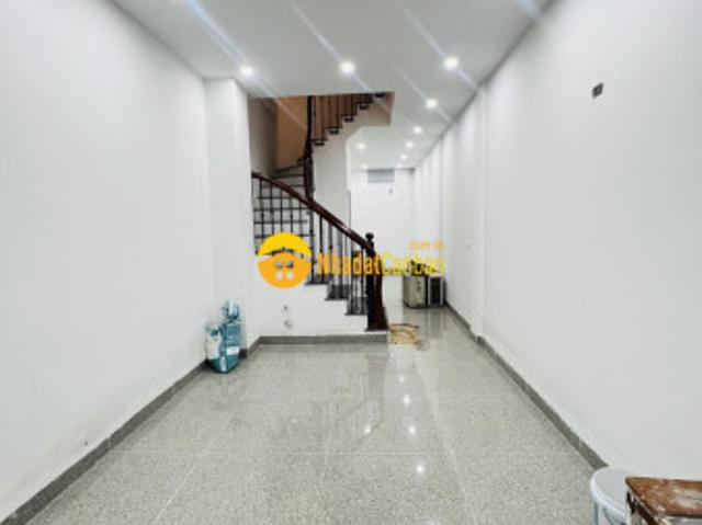 Hiếm nhà khâm thiên, ngõ siêu nông, kinh doanh sầm uất, chỉ 8,5 tỏi, mua ngay