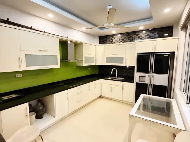 Hiếm nhà lô góc Hoàng Hoa Thám gần phố 2 thoáng 52m² x 4 tầng hơn 11 tỷ