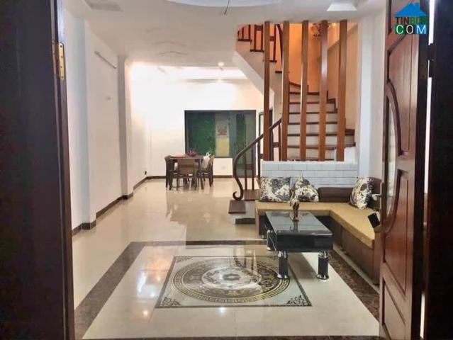 Hiếm nhà đẹp đón tết bán nhà mặt phố doãn kế thiện kd ô tô 40m 4t gía 8 tỷ