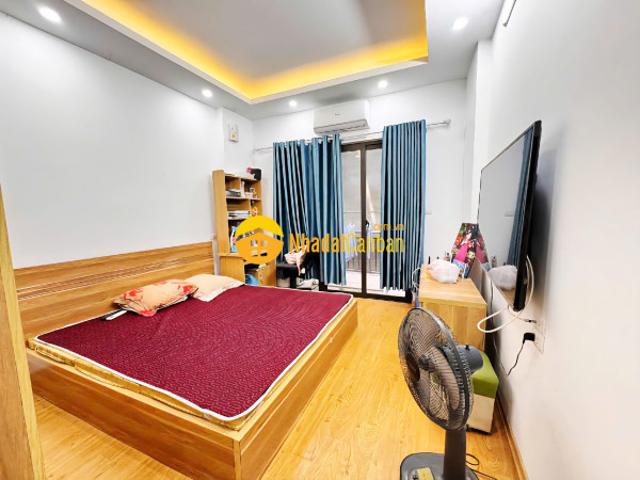 Hiếm nhà đẹp hoàng hoa thám ngõ thông gần phố, ô tô đỗ cổng 42m² x 5 tầng hơn 10 tỷ