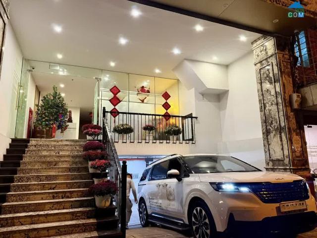 Hiếm bán tòa nhà mặt phố Bà Triệu, Hàng Bài, Hoàn Kiếm DT 75m2, 8 tầng thang máy, có hầm, KD