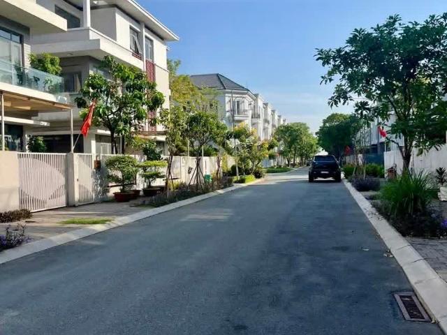 Hiếm Bán Phố Đông Villgae Q2 Cũ TP HCM
