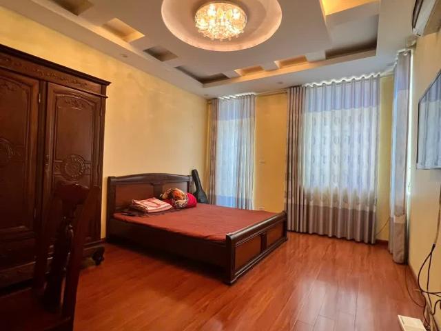 Hiếm! Biệt Thự Nguyễn Trãi 180M2 4T Mặt Tiền Đẹp 9.6m Kinh Doanh, Dòng Tiên Cao Giá Đầu Tư, 43 Tỷ 5