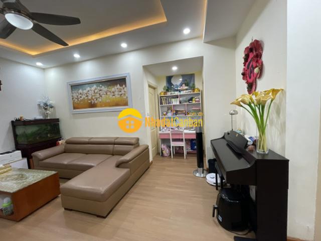 Hiếm căn hộ chung cư rộng tận 72m2, sổ đỏ đẹp, để lại nội thất xịn xò