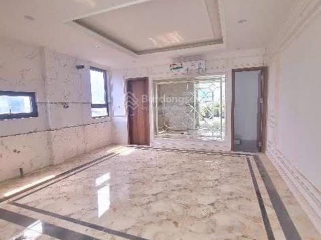 Hiếm! Hoa hậu mặt phố nguyễn khang 63m2 view Láng. G63 tránh đỗ, vỉa hè đá bóng. TM xịn. KD đỉnh