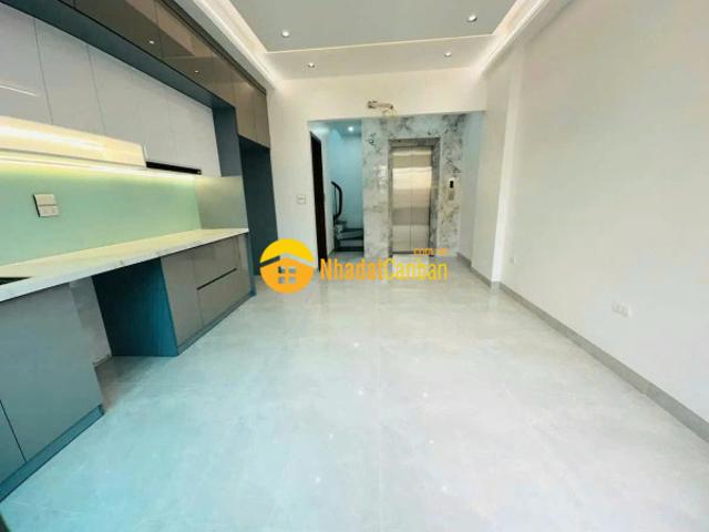 Hiếm phố tôn đức thắng 35m2, 7t thang máy, mt4.1m hơn 12 tỷ trung tâm đống đa