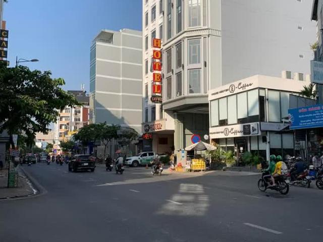 Hiếm Tòa nhà MT Nguyễn Văn Quá, 5 tầng, ĐẲNG CẤP