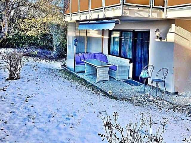 Himmlisch ruhig und doch zentral: Großzügig geschnittene 3 Zimmer Wohnung mit privatem Gartenanteil